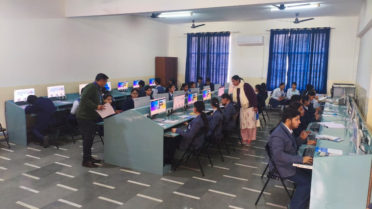 HCL Conducts Test for Admission in its Early Career Program, TechBee